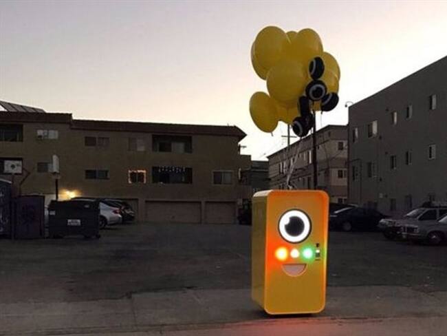 Las máquina expendedora de los "Spectacles" debutó en Los Ángeles.. Foto: BBC Mundo