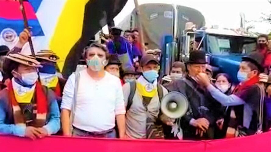 Las comunidades Misak también habían instalado un punto de bloqueo en la carretera internacional . Foto: Aiso