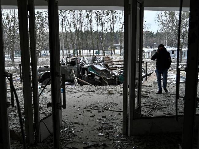The view of military facility which was destroyed by recent shelling in the city of Brovary outside Kyiv on March 1, 2022. - Russian troops will carry out an attack on the infrastructure of Ukraine&#039;s security services in Kyiv and urged residents living nearby to leave, the defence ministry said on March 1, 2022. (Photo by Genya SAVILOV / AFP) (Photo by GENYA SAVILOV/AFP via Getty Images)