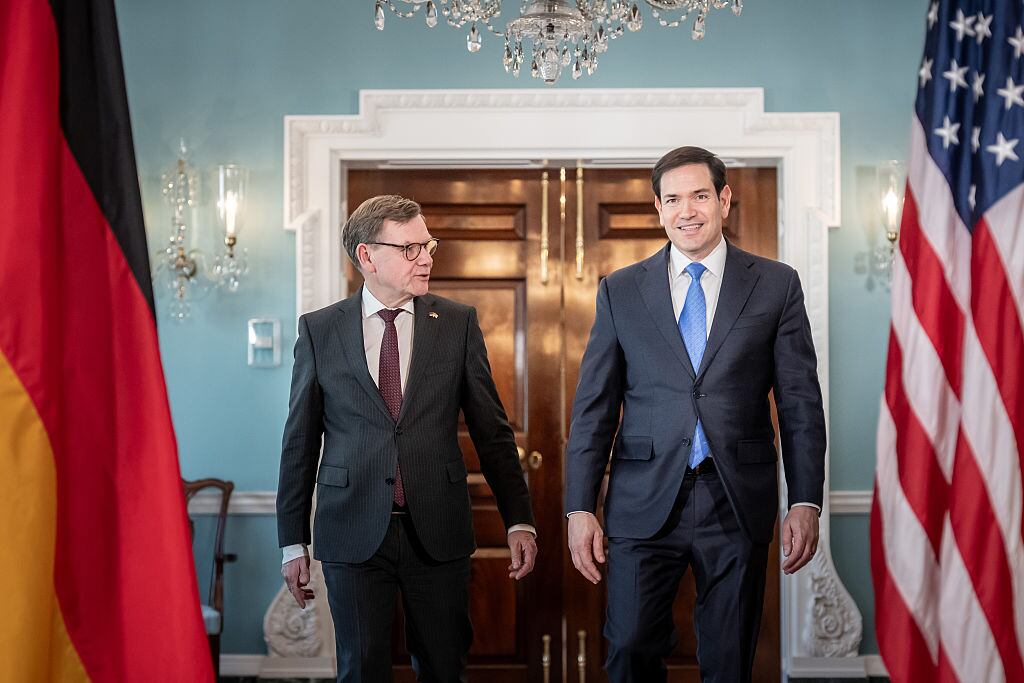 El ministro de relaciones exteriores, Johann Wadephul y el secretario de Estado, Marco Rubio, en Washington. FOTO: Michael Kappeler/picture alliance vía Getty Images