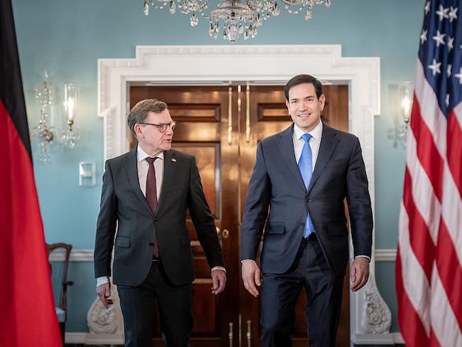 El ministro de relaciones exteriores, Johann Wadephul y el secretario de Estado, Marco Rubio, en Washington. FOTO: Michael Kappeler/picture alliance vía Getty Images