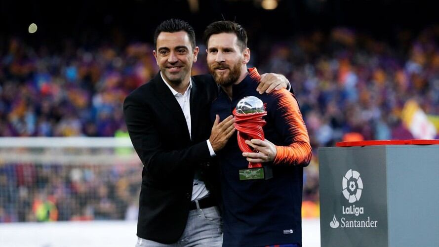 Lionel Messi y Xavi Hernández en un encuentro entre el Barcelona y el Real Sociedad en la Liga Santander. Foto: Getty Images