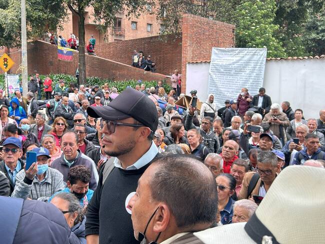 Desalojan a manifestantes a las afueras de la Presidencia en Bogotá. Foto: Suministrada