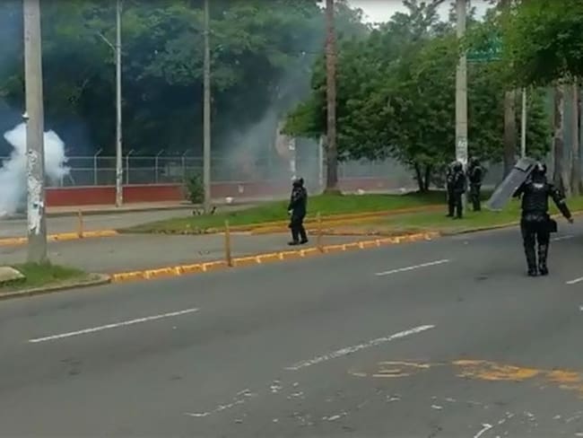 Cerrada la Avenida Pasoancho por disturbios en la Universidad del Valle, sede Meléndez. Foto: