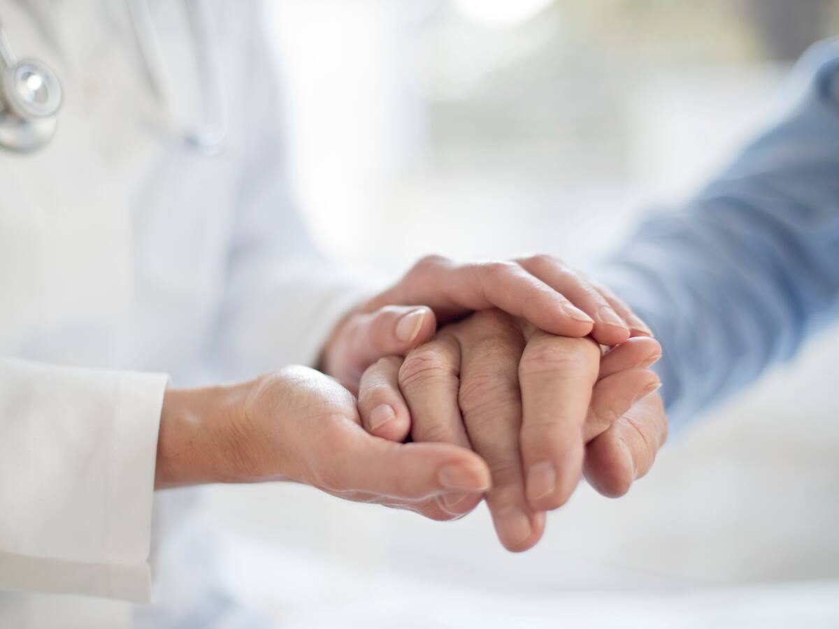 Seis de cada diez colombianos están en desacuerdo con eliminar las EPS: encuesta