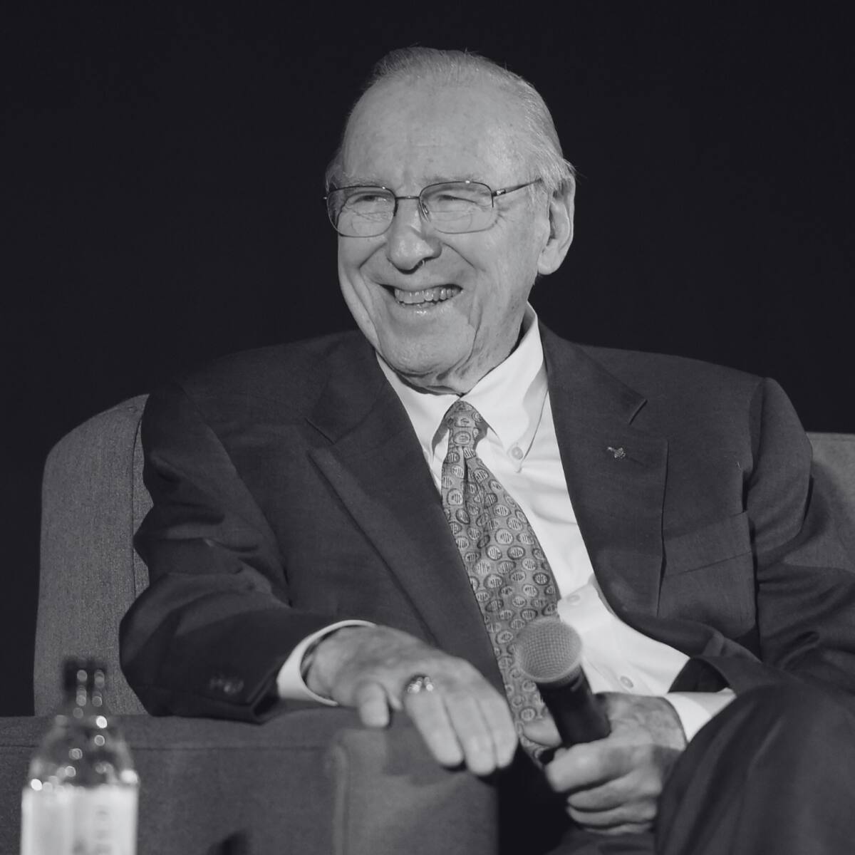 Murió Jim Lovell, astronauta que dio origen a la frase “Houston, tenemos un problema”