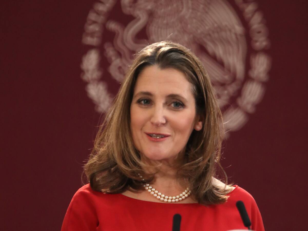 Exministra de Finanzas de Canadá Chrystia Freeland anuncia su candidatura para sustituir a Trudeau
