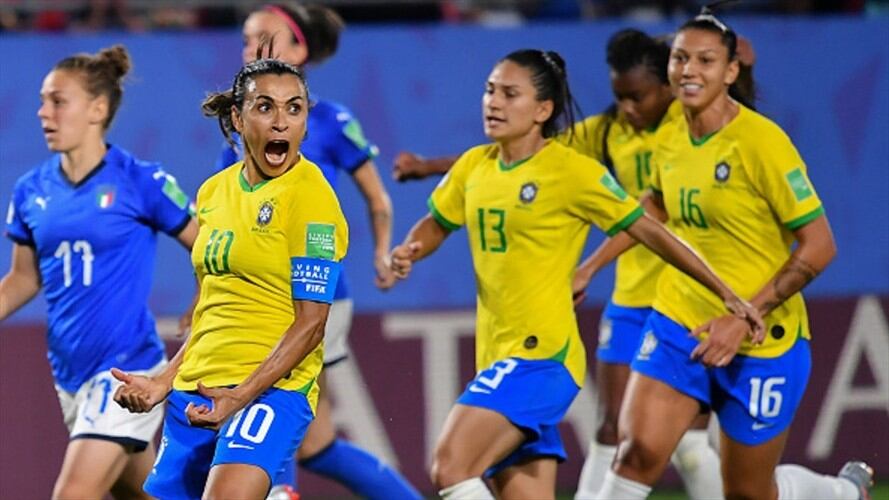 "Ellas no se caen como Neymar": la audiencia del fútbol femenino se dispara en Brasil. Foto: Getty Images