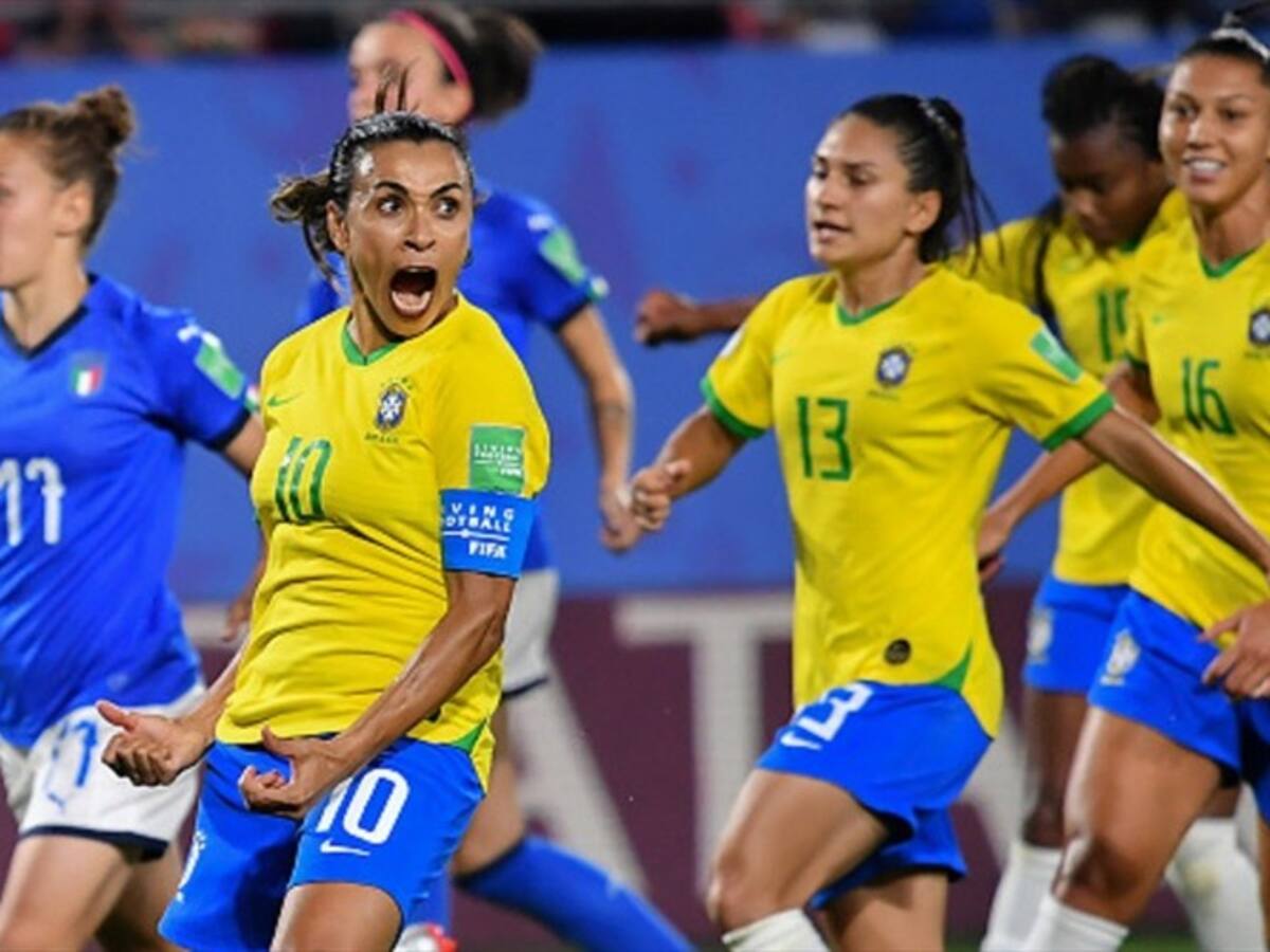 "Ellas no se caen como Neymar": la audiencia del fútbol femenino se dispara en Brasil