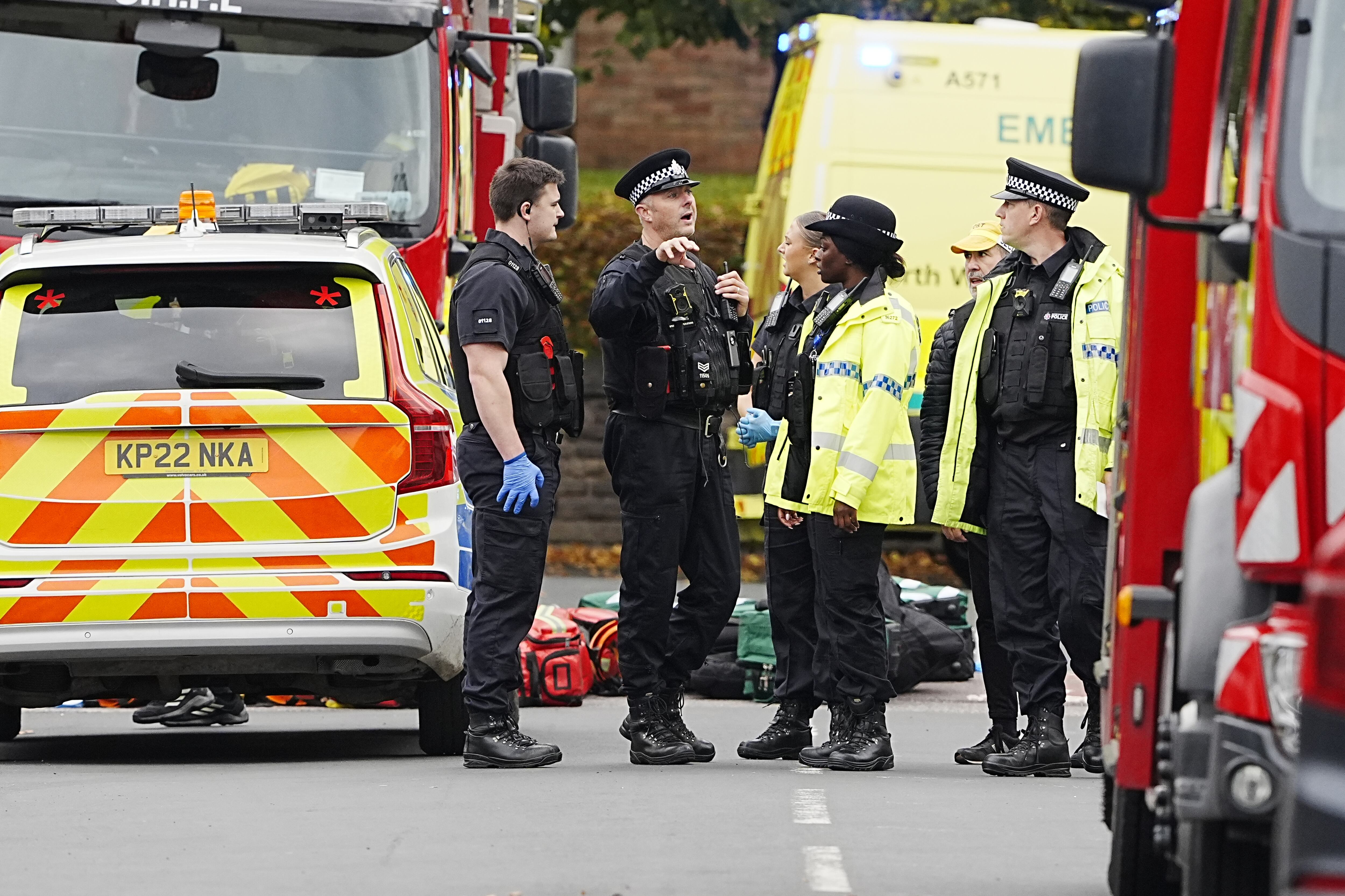 Equipos de rescate en el lugar del suceso. Foto: Peter Byrne/PA Images via Getty Images