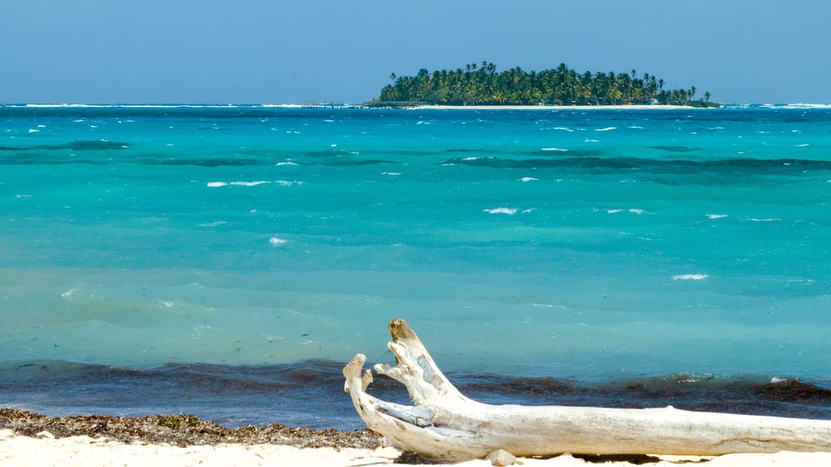 ¿Qué quiere decir que una playa tenga Bandera Azul? Estas son las 9 que hay en Colombia