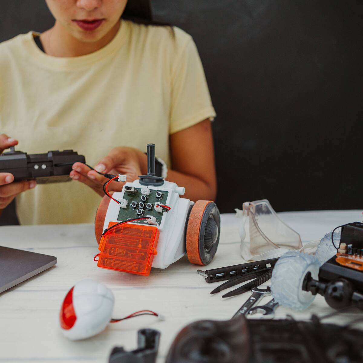 ‘La niña prodigio’ de la robótica está buscando un cupo en el Robotic People Fest