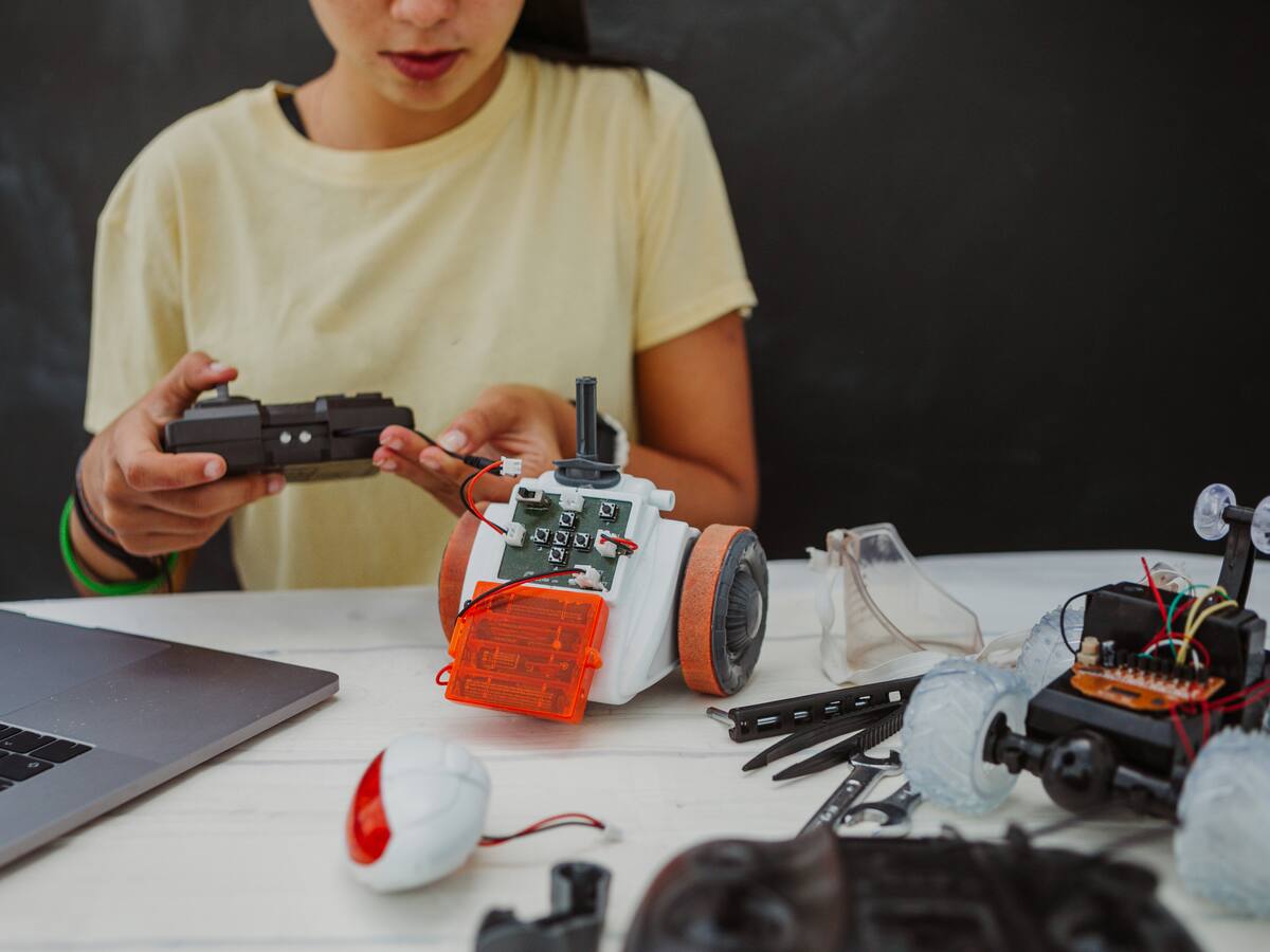 ‘La niña prodigio’ de la robótica está buscando un cupo en el Robotic People Fest