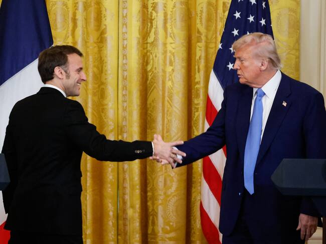 Donald Trump y Emmanuel Macron. Foto: LUDOVIC MARIN/AFP via Getty Images.