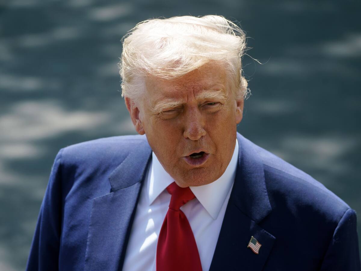 Donald Trump bromeó sobre la posibilidad de que traten de destituirlo de nuevo