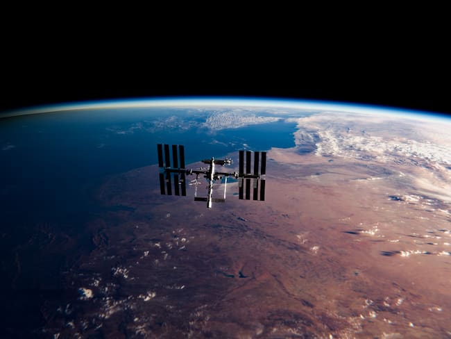 NASA decidirá cómo traer de vuelta a dos astronautas varados en la EEI