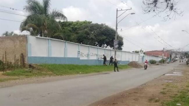 En algunos poblados fueron pintados grafitis alusivos a las disidencias de las Farc . Foto: Cortesía Sucesos Cauca