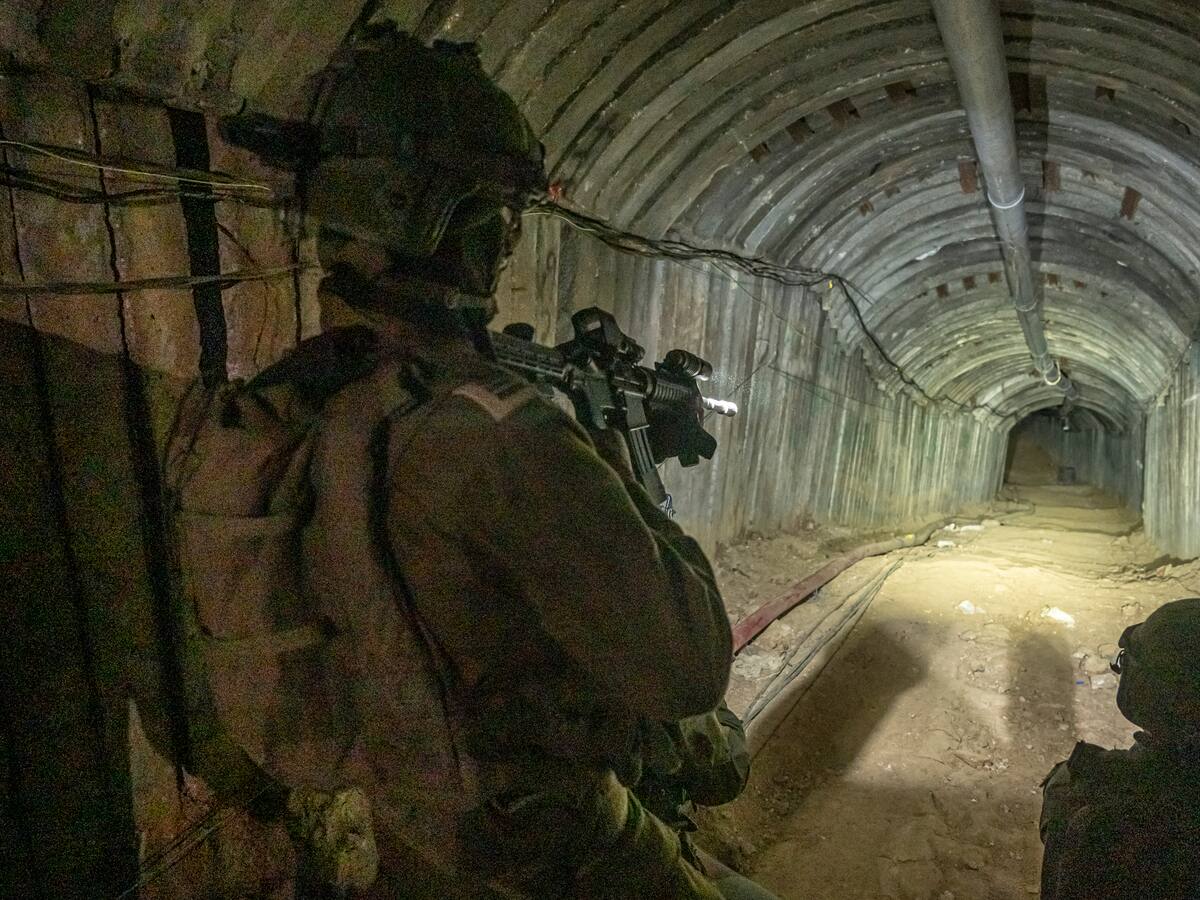 El ministro de Defensa israelí dijo que las tropas avanzan en destruir túneles de Hamás