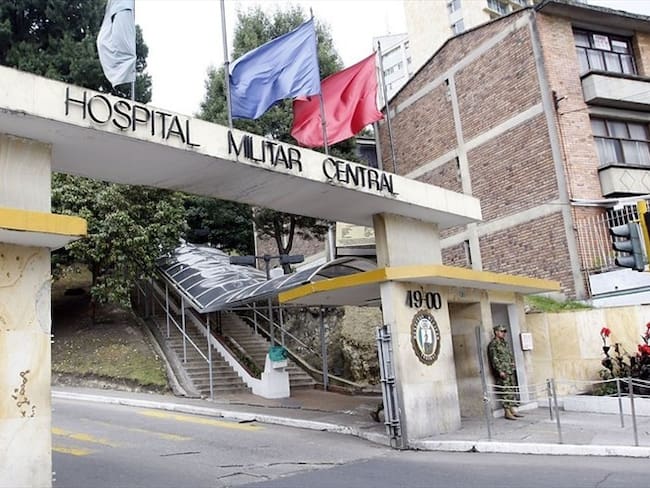 Una decisión habría favorecido a la empresa Macromed Limitada para que esta se quedara con el millonario contrato para suministrar los medicamentos en el Hospital Militar. Foto: Colprensa