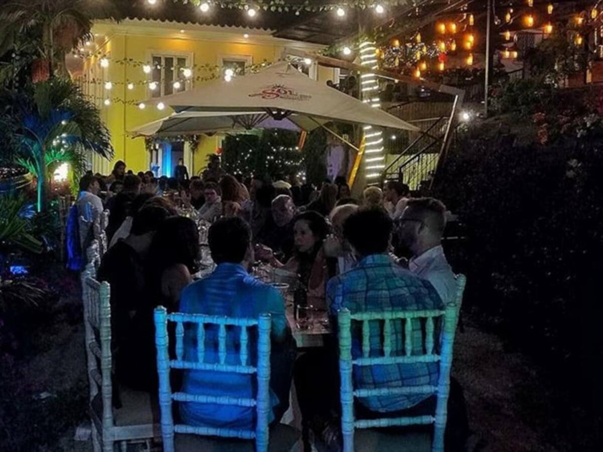 Sector nocturno en Cali celebra eliminación del toque de queda en la ciudad