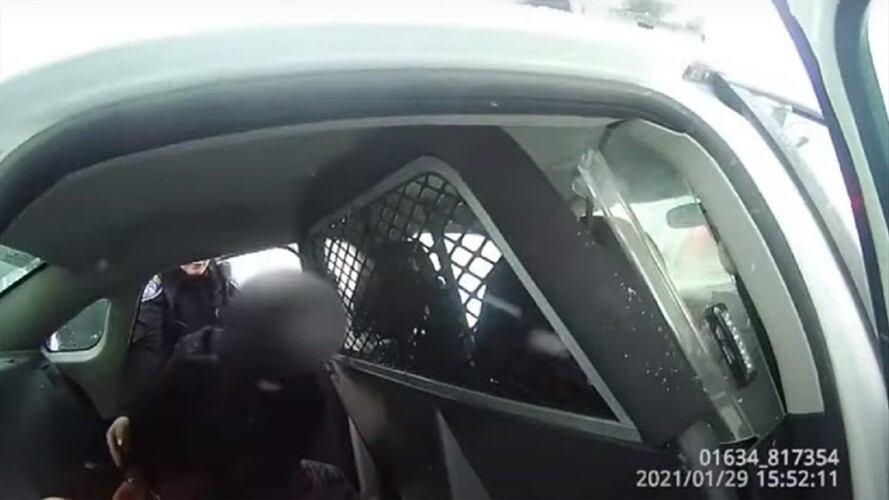 Este hecho ha generado nuevamente indignación ante los métodos utilizados por las fuerzas de seguridad en el país. . Foto: Captura video