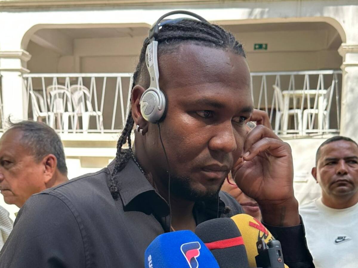 Hugo Rodallega confirmó en La W su continuidad con Santa Fe un semestre más