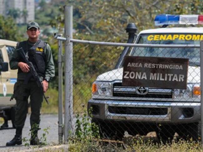 ¿Cómo debe afrontar Colombia las dificultades que afectan a Venezuela?