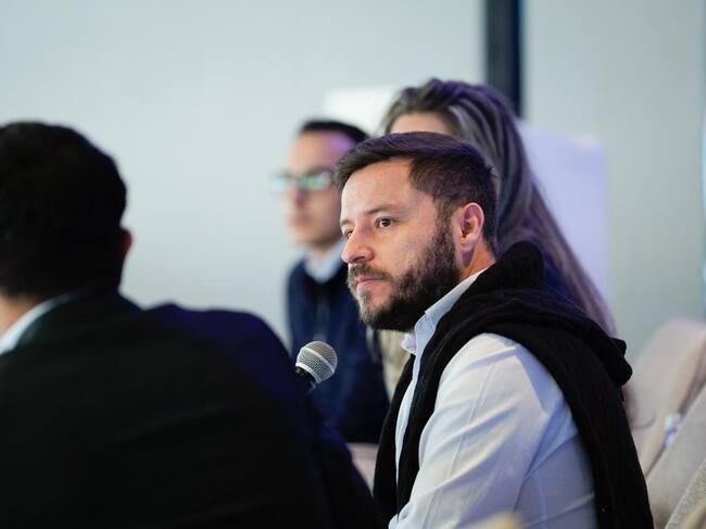 “En la mayoría de escenarios de emprendimiento, lo que menos se espera es el dinero. Este solo se vuelve el recurso con el que se hace la solución”, Sebastián Alba. | Foto: W Radio