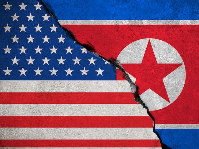 Banderas de Estados Unidos y de Corea del Norte. Foto: Getty Images