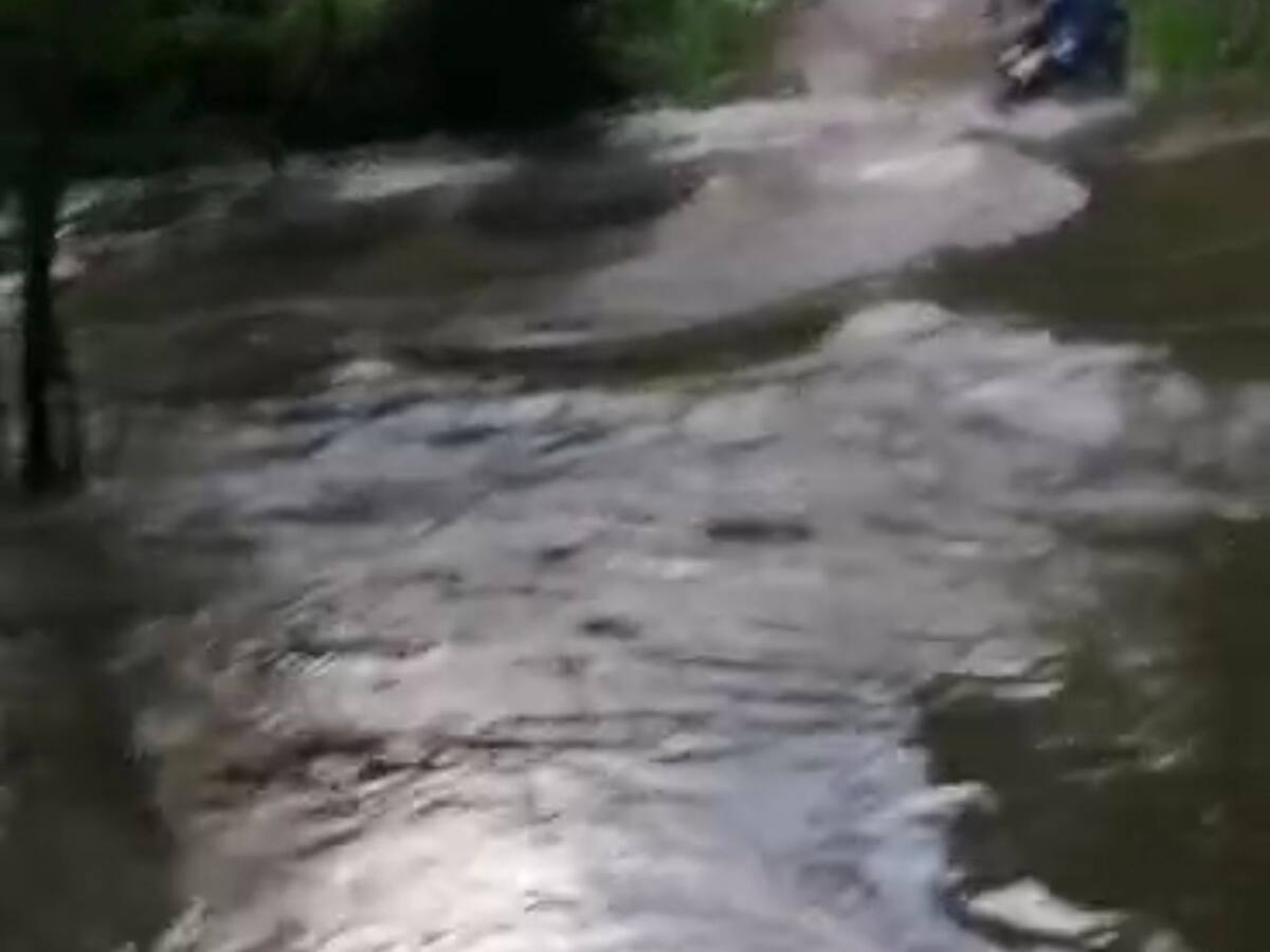Cien familias afectadas por inundaciones en La Dorada, Caldas