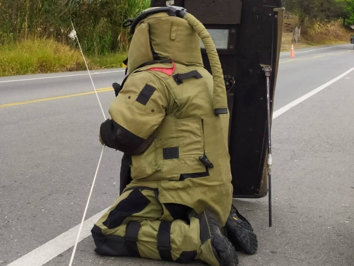 DIJÍN indicó que los expertos antiexplosivos deben actuar con o sin traje