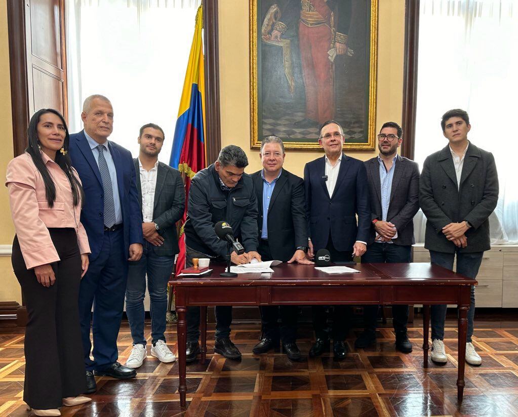 Partido Conservador presentó proyecto para restablecer multas a porte de dosis mínima. Foto: Suministrada.