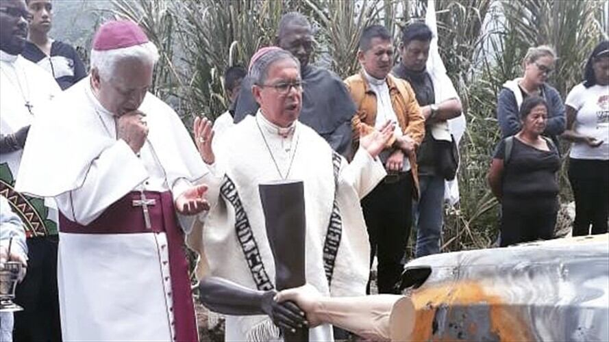 Desde el lugar de la incursión armada, los arzobispos elevaron oraciones y pidieron a los actores armados respetar la vida . Foto: Arquidiócesis de Popayán