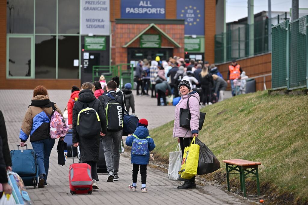 Canadá donará dinero, transporte y hotel a los refugiados en Ucrania. Foto: Getty Images