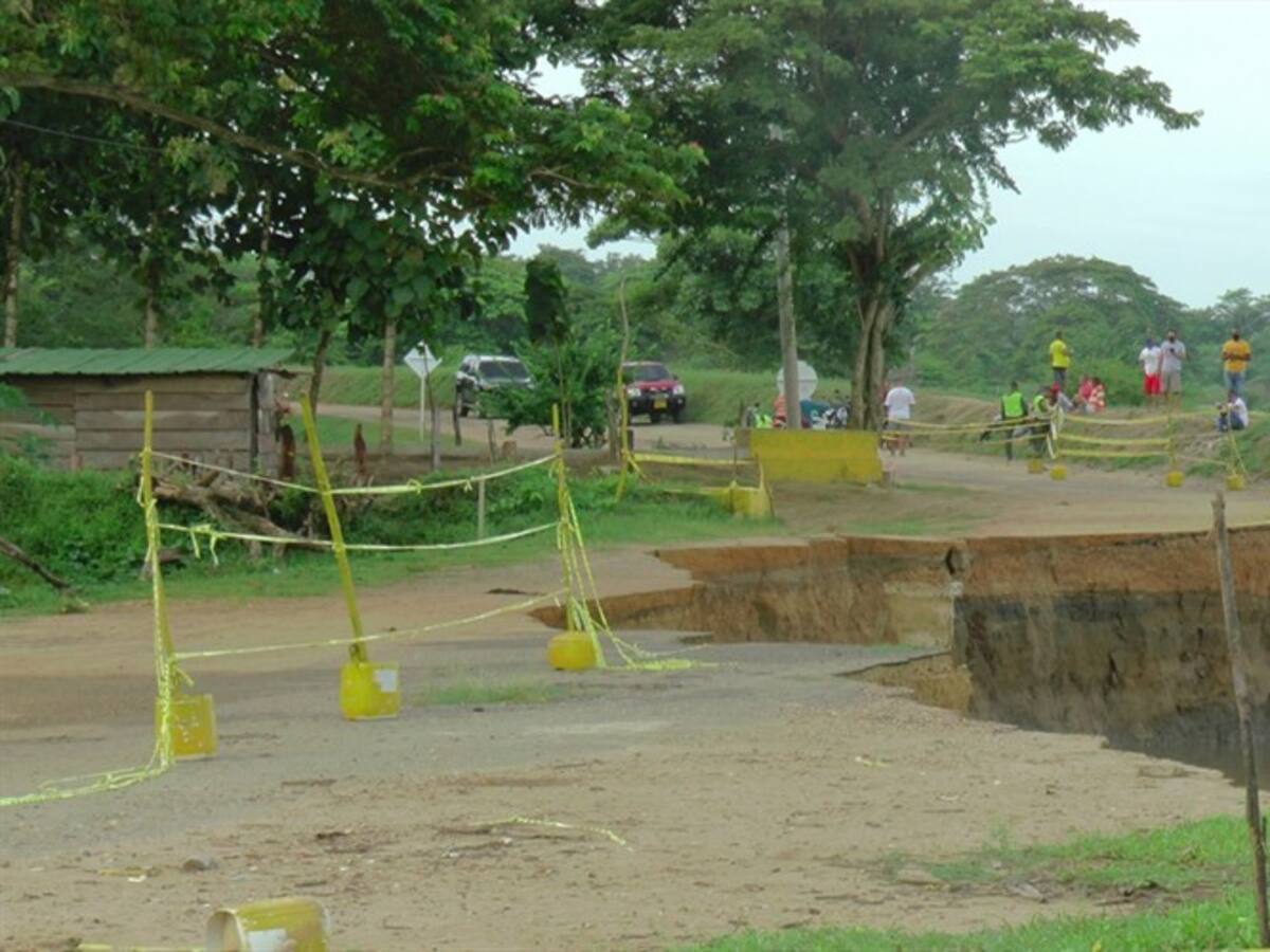 Erosión costera provoca colapso de vía en el Magdalena y aumenta el riesgo de inundación