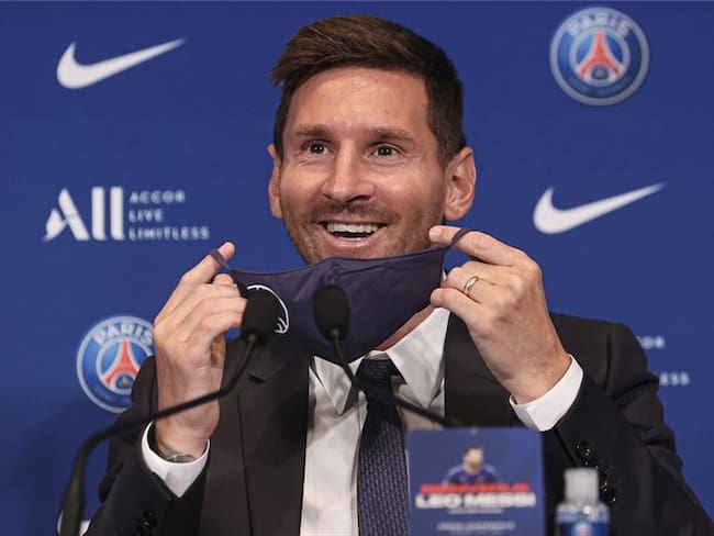 Lionel Messi en su presentación con el PSG. Foto: Sebastien Muylaert/Getty Images