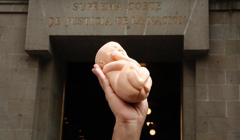 La Suprema Corte de México declaró este martes inconstitucional castigar el aborto . Foto: Agencia EFE