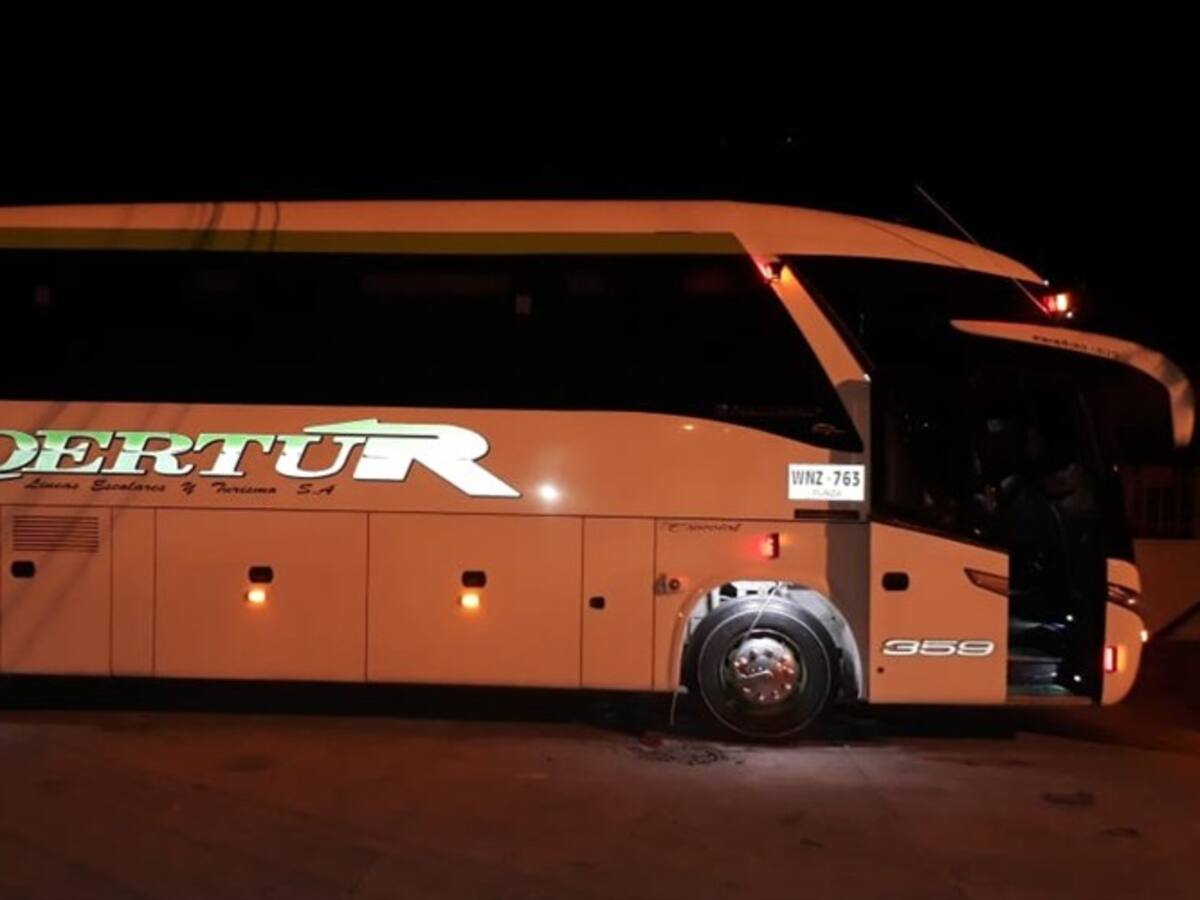 En Santander inmovilizan un bus con 42 pasajeros venezolanos que iban para Ecuador