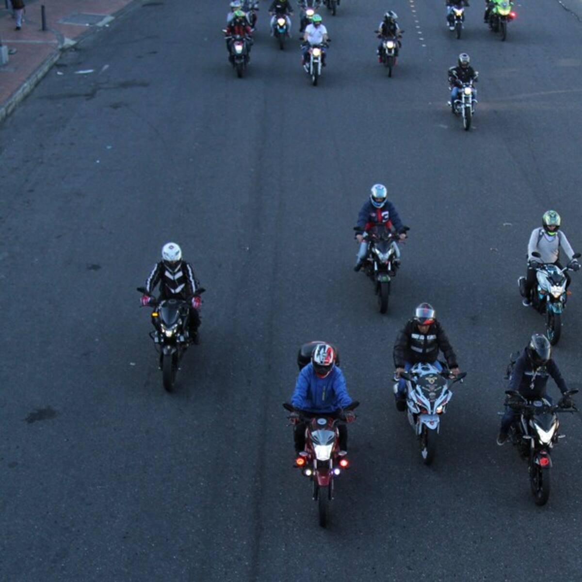 Habrá restricción de parrillero en moto en Bogotá