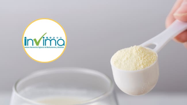 Leche en polvo y el logo del INVIMA (Foto vía Getty Images y redes sociales del INVIMA)