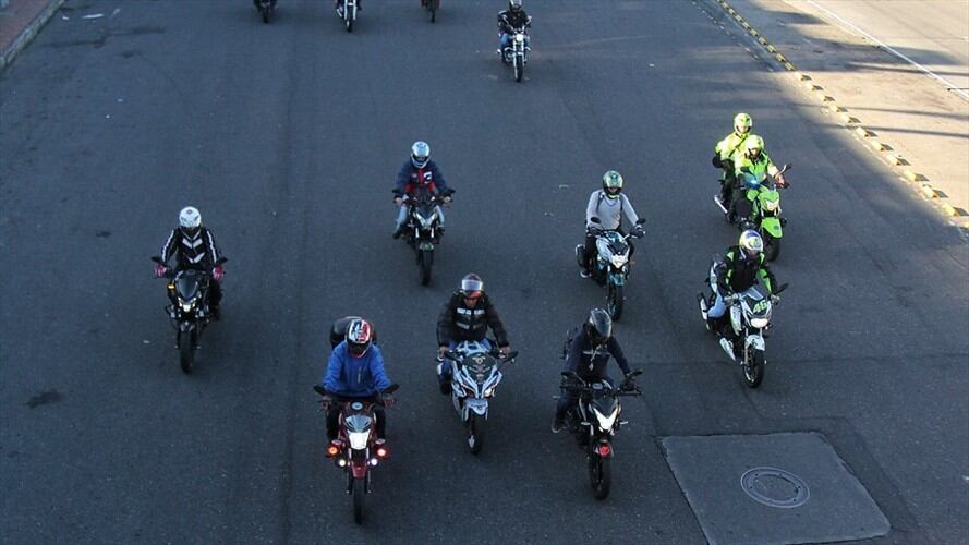 La Andi argumentó que la motocicleta es el medio de transporte más popular en Colombia, utilizado en más de 4,1 millones de hogares que representan más del 28% del total de familias del país. Foto: Colprensa