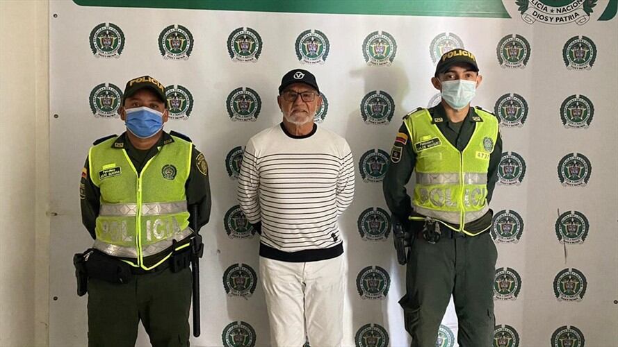 Bernardo Hoyos Montoya, exalcalde de Barranquilla, fue trasladado a la URI de la Fiscalía. Foto: Cortesía
