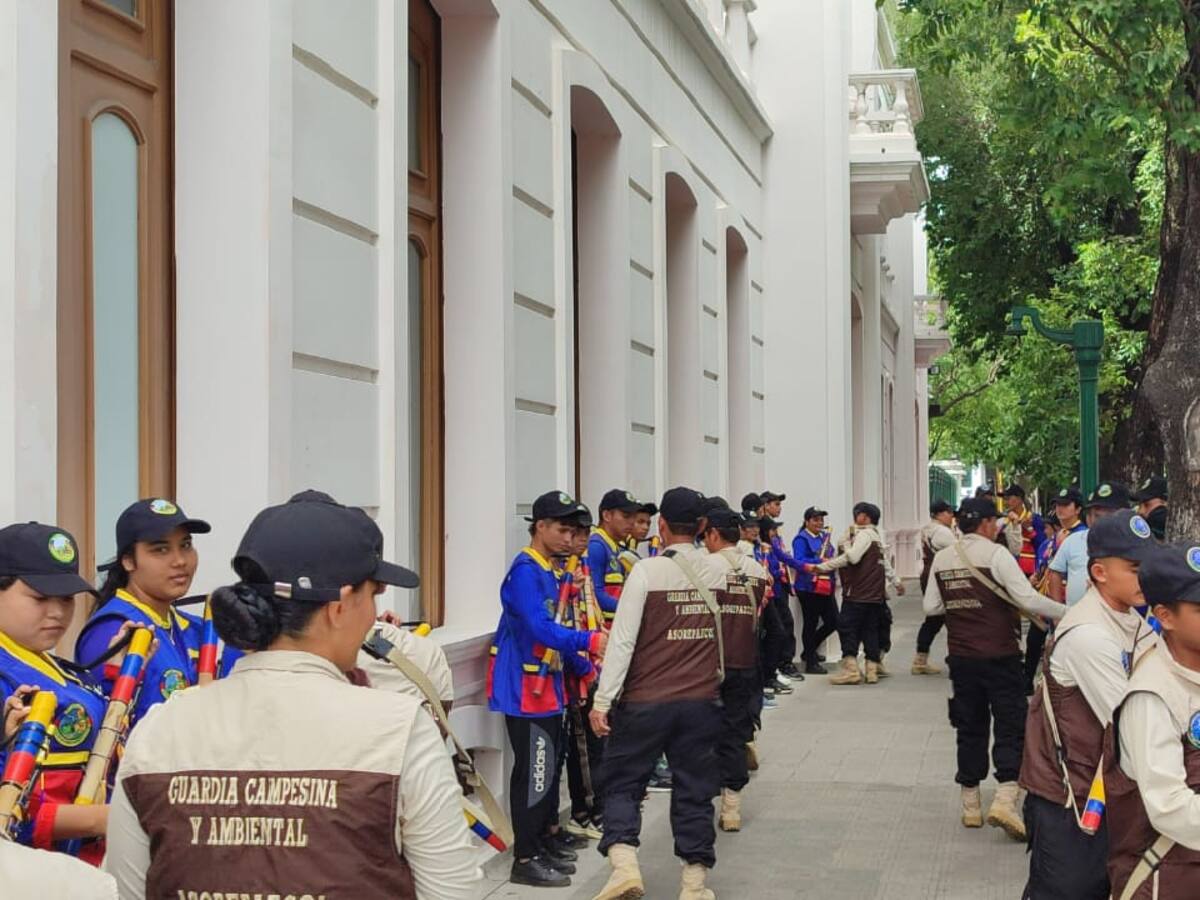 Guardia Campesina del Catatumbo adelanta plantón en la Gobernación de Norte de Santander