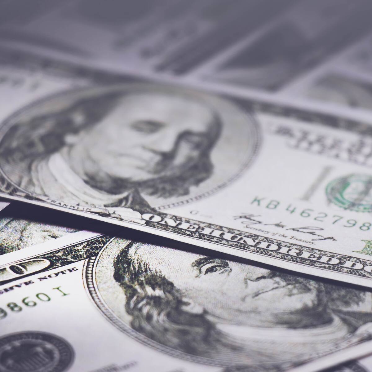 Dólar se acerca a los $5.000, ¿a qué se debe?