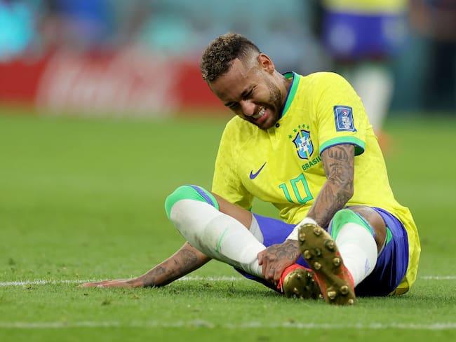 Naymar sufre un esguince en su pie derecho. Mundial Qatar. (Photo by Lars Baron/Getty Images)