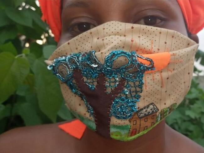 Mujeres Tejedoras de Mampuján realizan un taller para crear memoria