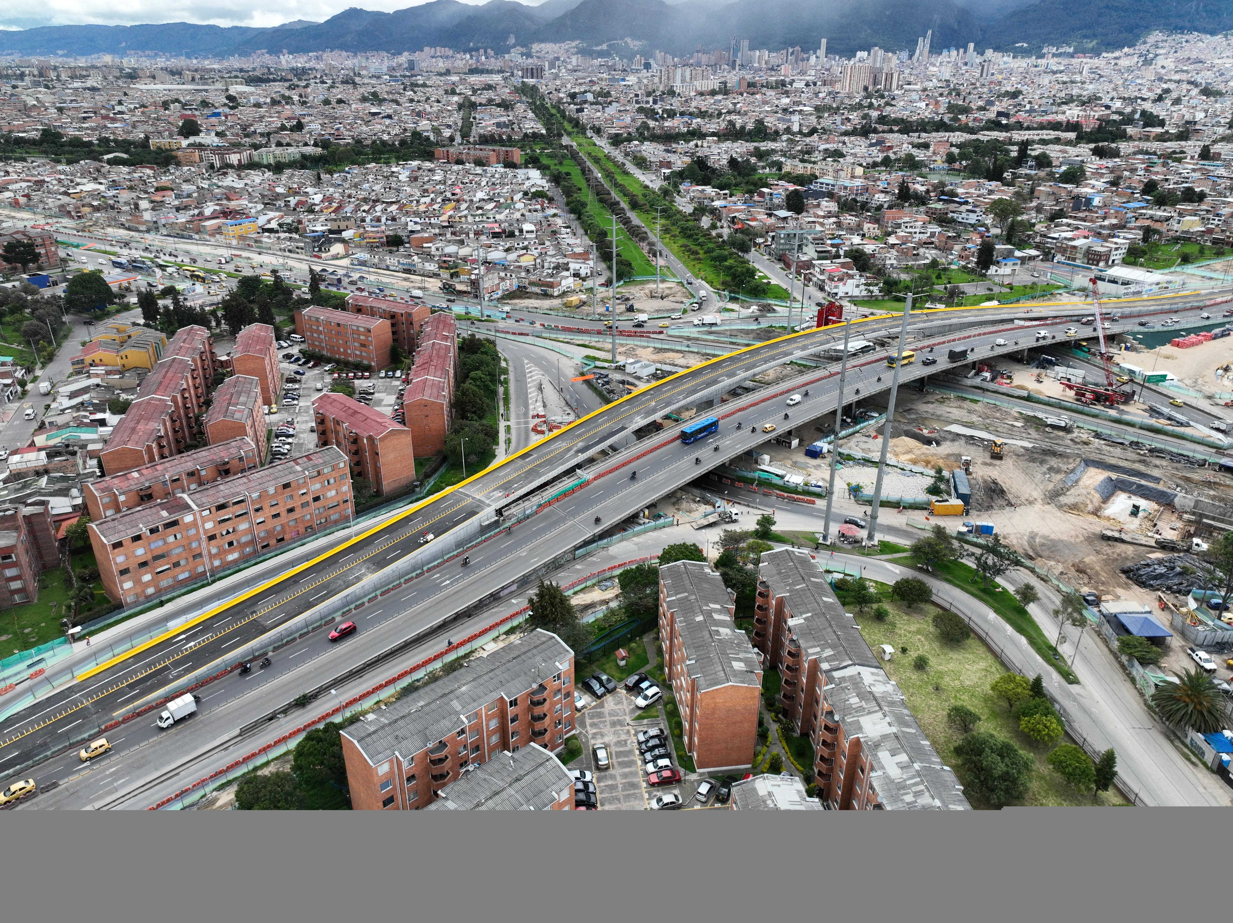 Bogotá inaugura puente vehicular en la avenida Primero de Mayo con carrera 68