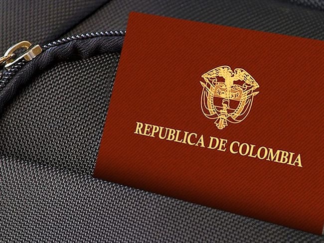 Mauricio Cadavid expedía certificados falsos para que personas gestionaran visas a países como Estados Unidos y Reino Unido. Foto: Getty Images / AAFTAB SHEIKH