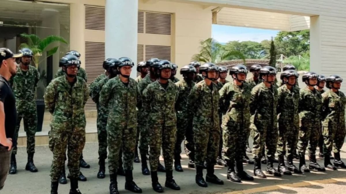 Relevan de su cargo a coronel que permitió ingreso de Andrés Escobar a cantón militar