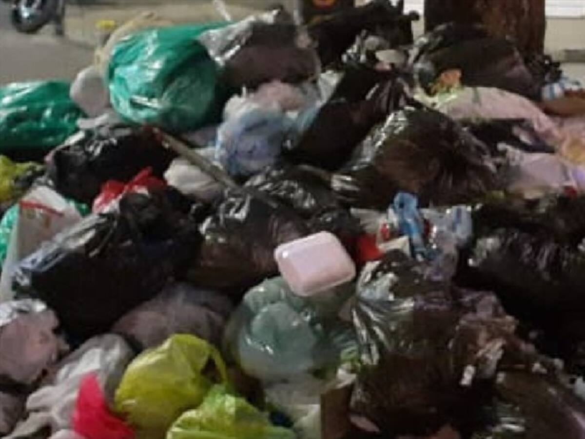 Continúan las montañas de basuras en Floridablanca